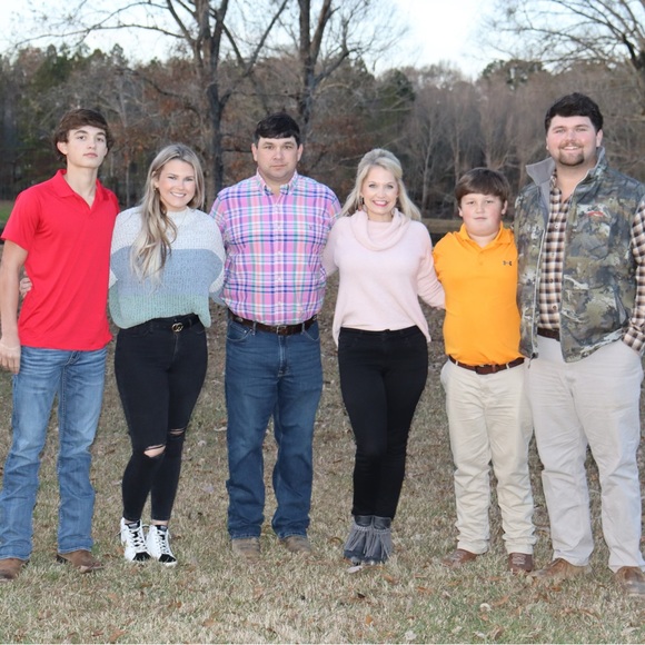 Meet your Posher, Etta - Picture 1 of 3